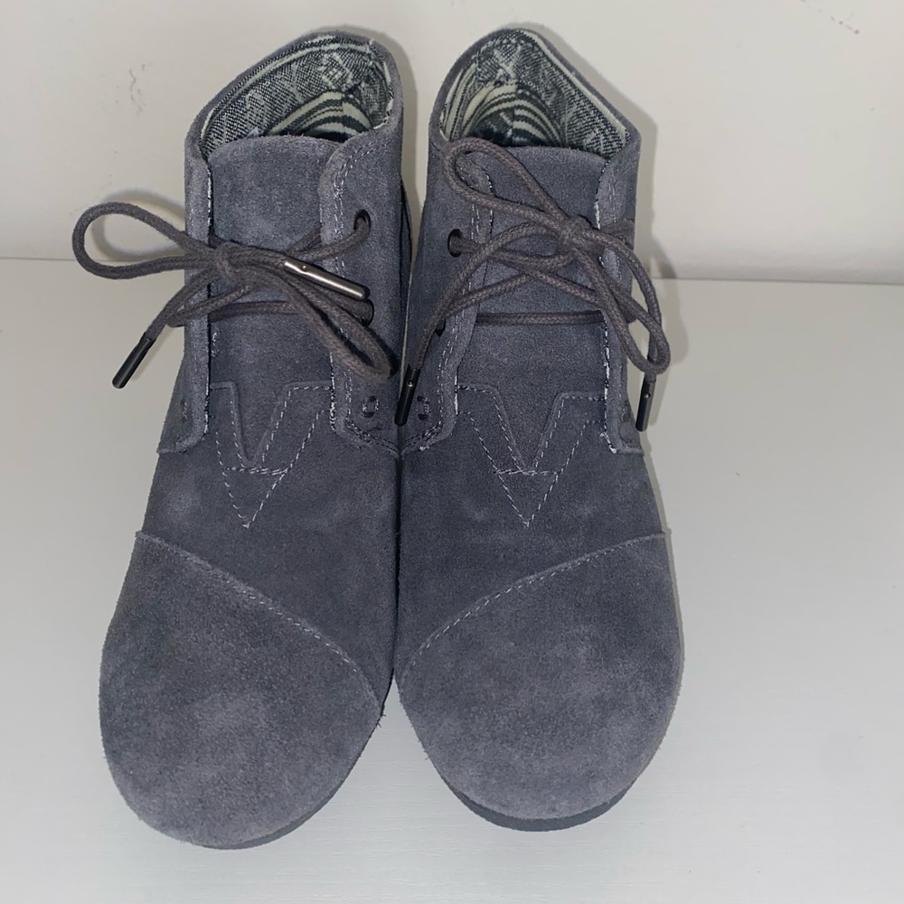 Toms Gray Wedged Ankle booties